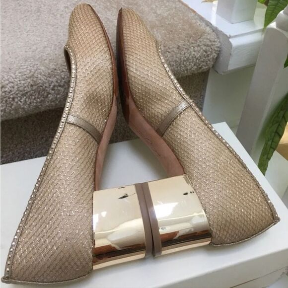 Vince Camuto - Picture 11 of 16